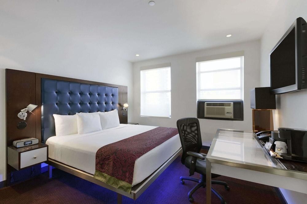 Night Hotel Broadway photo 2