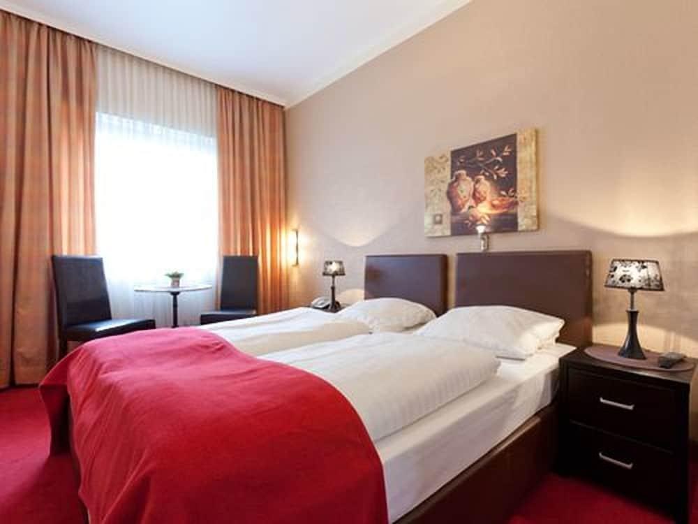 HOTEL IMPERIAL HAMBURG photo 1
