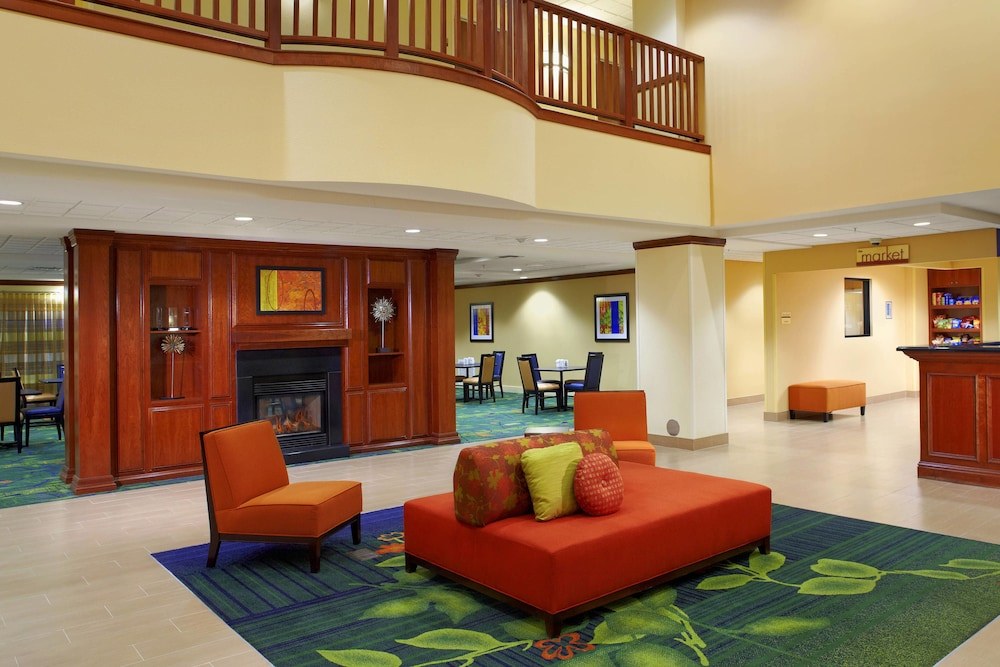 FAIRFIELD INN  SUITES PHOENIX MIDTOWN photo 1
