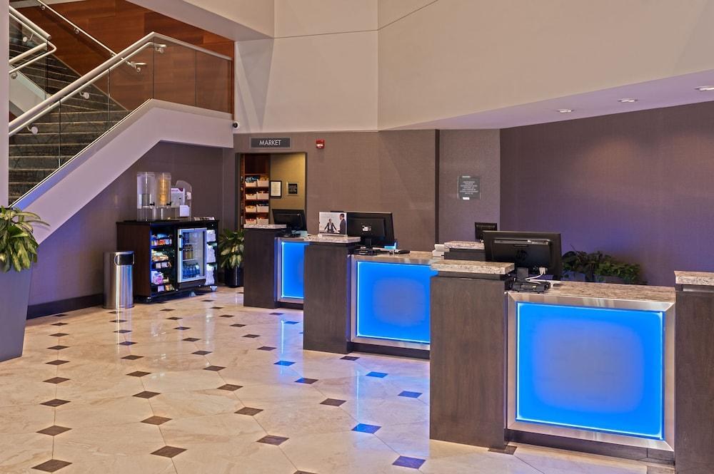 CROWNE PLAZA AIRE MSP AIRPORT- MALL OF AMERICA photo 2
