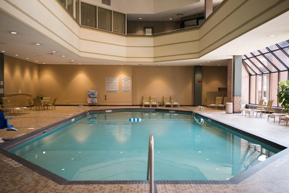 CROWNE PLAZA AIRE MSP AIRPORT- MALL OF AMERICA photo 3