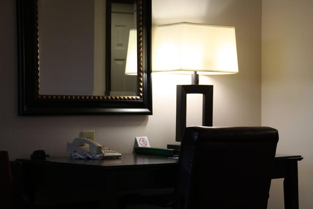 WINGATE BY WYNDHAM CHARLOTTE AIRPORT SOUTH photo 2