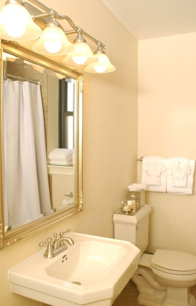 Collegian Hotel & Suites, Trademark Collection by Wyndham photo 2