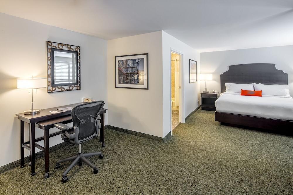 Collegian Hotel & Suites, Trademark Collection by Wyndham photo 3