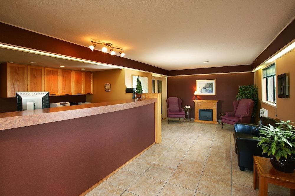 TRAVELODGE BY WYNDHAM COURTENAY photo 2