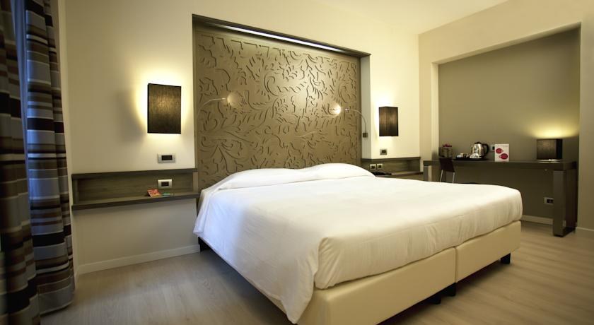 Diplomatic Hotel