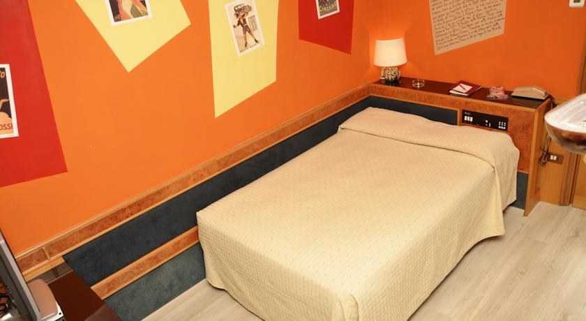 Diplomatic Hotel photo 2
