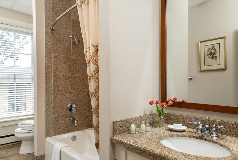 LINDEN ROW INN photo 2