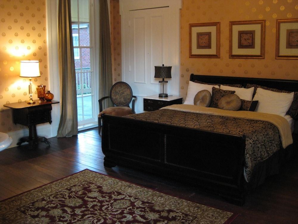LINDEN ROW INN photo 3