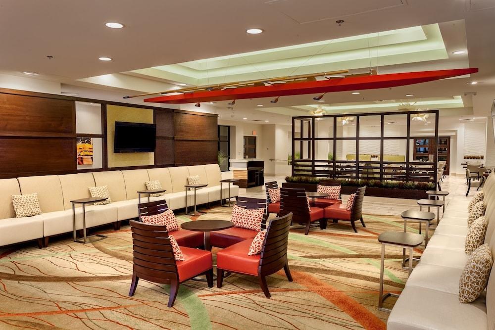 HOLIDAY INN AUSTIN-TOWN LAKE photo 4