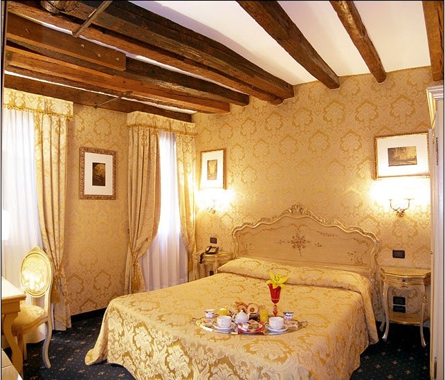HOTEL NOEMI photo 3