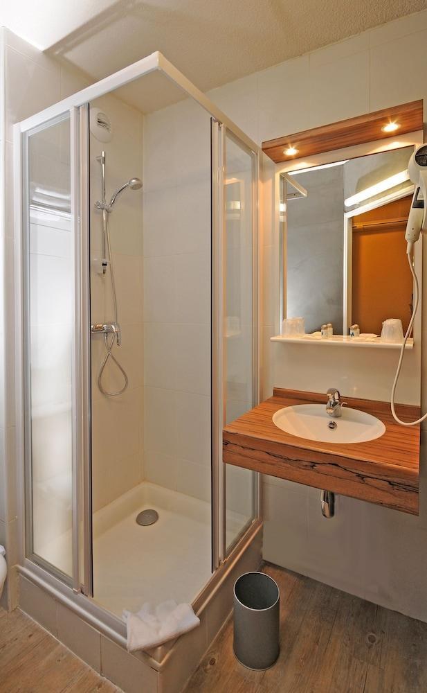HOTEL LYON CROIX ROUSSE photo 2