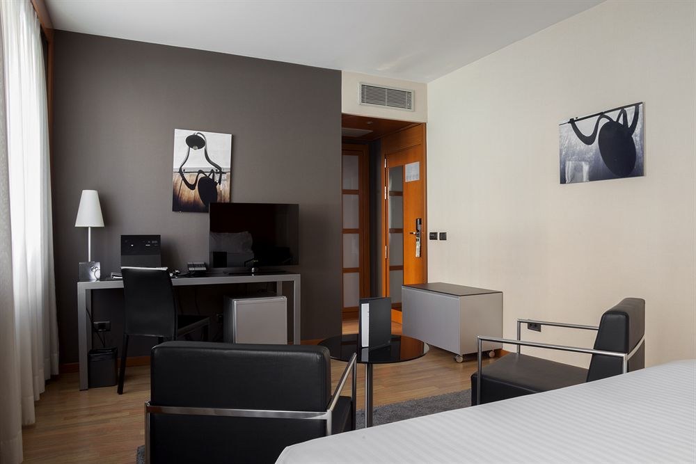 AC HOTEL LOS VASCOS photo 4