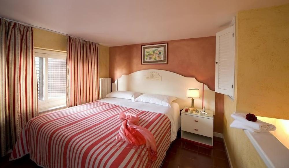 HOTEL JOLI photo 3