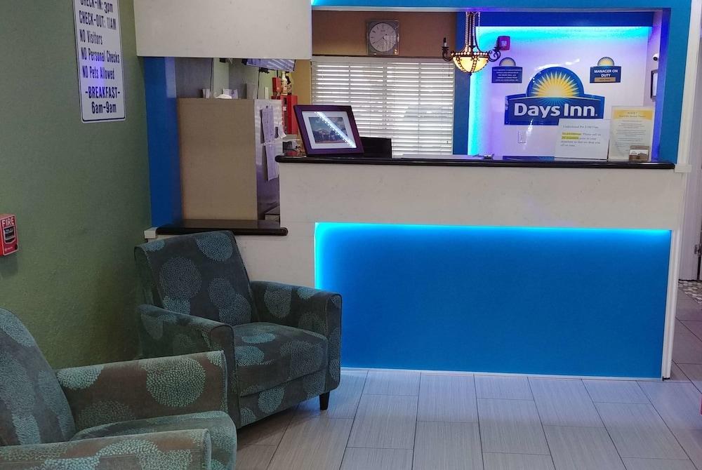 DAYS INN HOUSTON photo 2