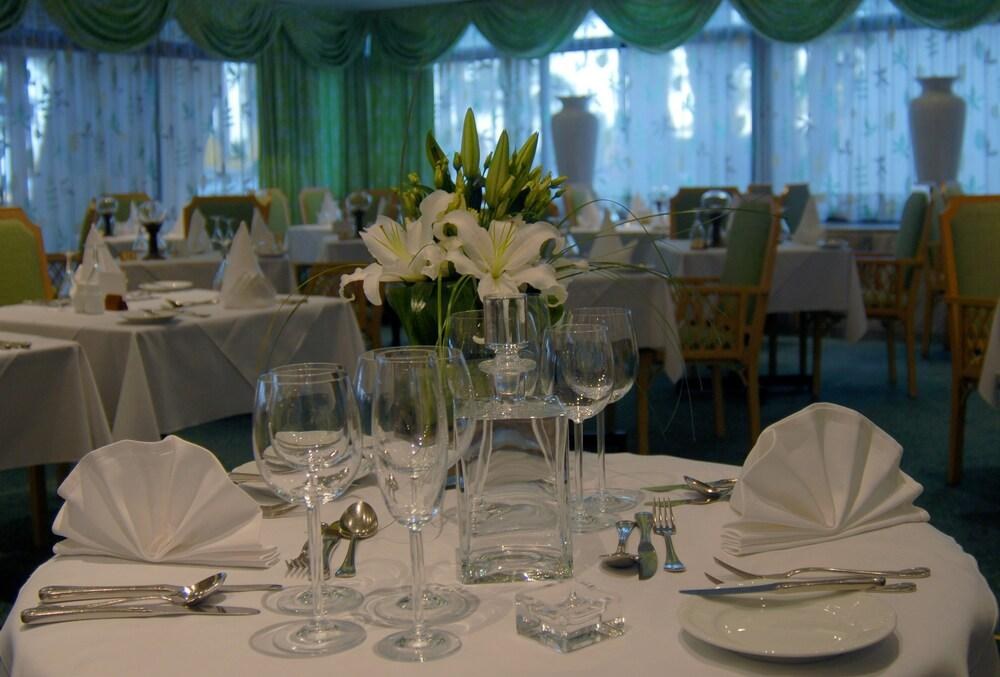 PALM BEACH HOTEL & BUNGALOWS photo 2