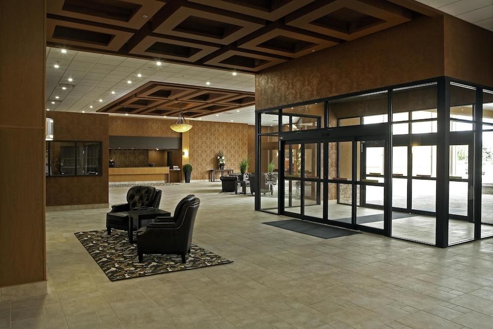 COAST LETHBRIDGE HOTEL & CONFERENCE CENTRE photo 2