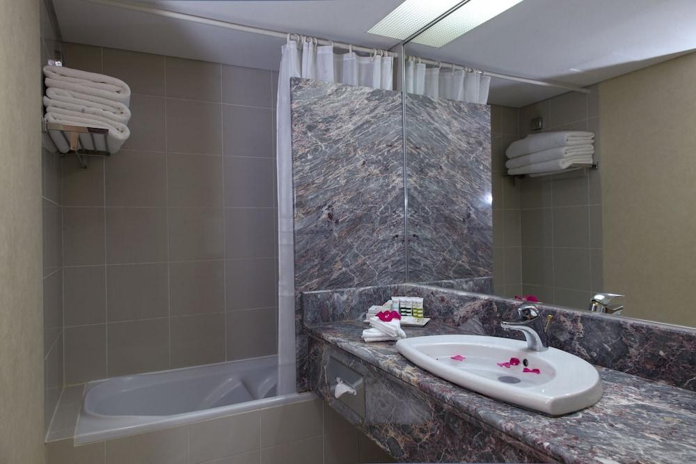 NOVEL HOTEL CITY CENTRE ABU DHABI photo 4