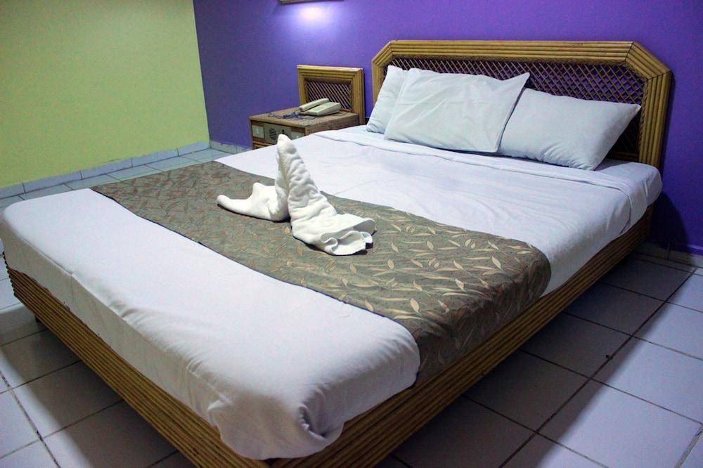 GADDIS LUXOR HOTEL, SUITES AND APARTMENTS photo 3