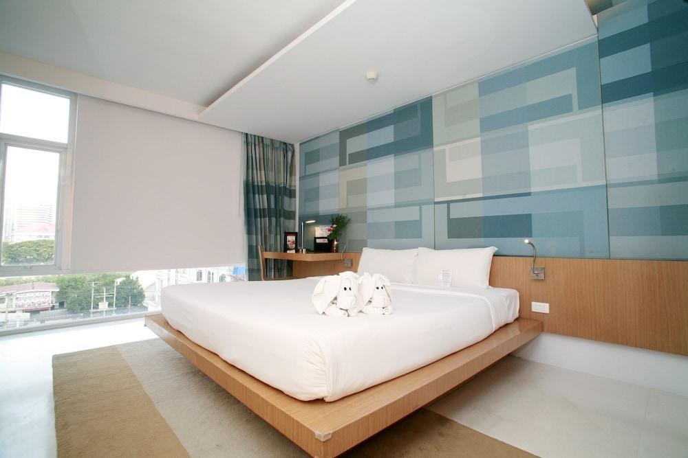 LE FENIX SUKHUMVIT HOTEL photo 2
