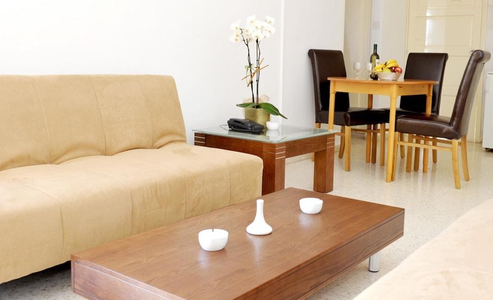 ALKIONEST HOTEL APTS. photo 3