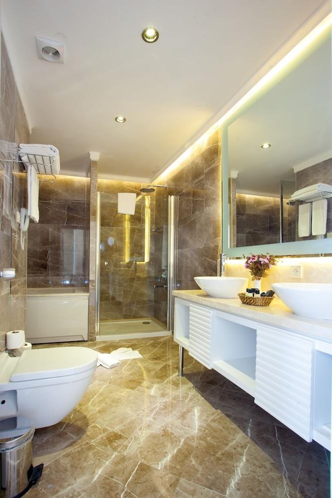 CITY CENTER HOTEL photo 2