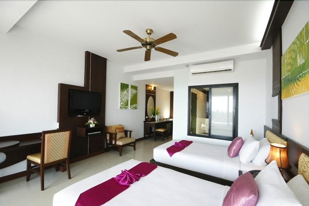 Palm Paradise Resort photo 2