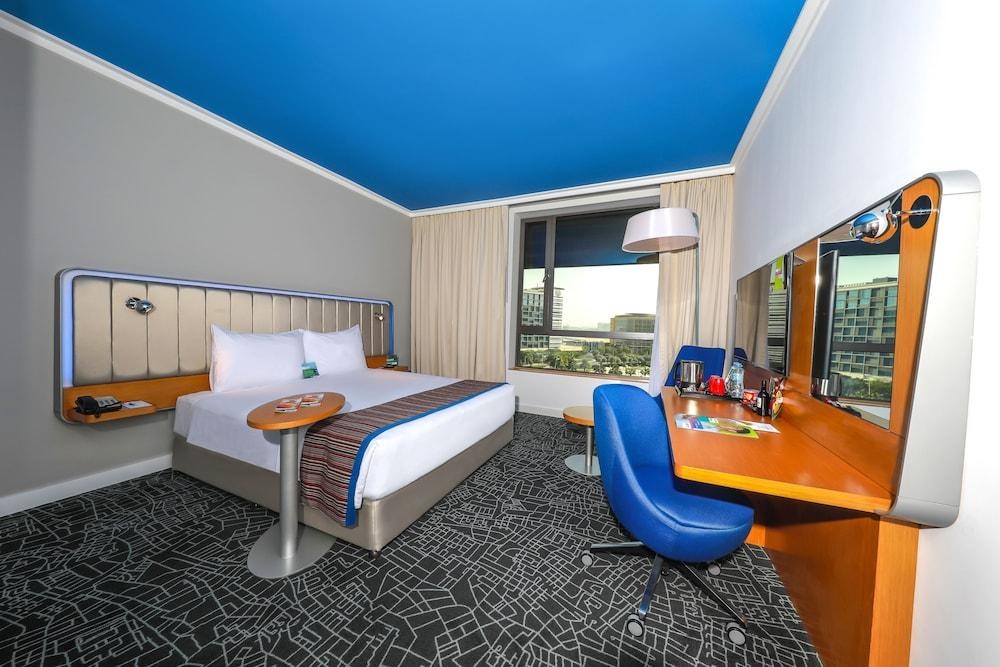 Park Inn Abu Dhabi, Yas Island photo 2