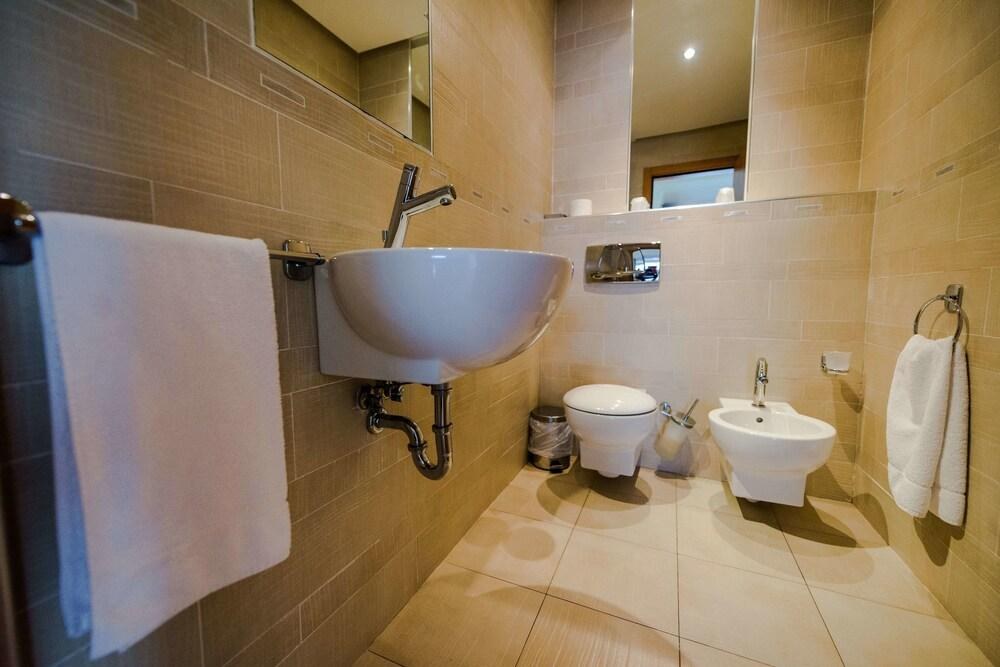 SUNNY HILL HOTEL photo 3