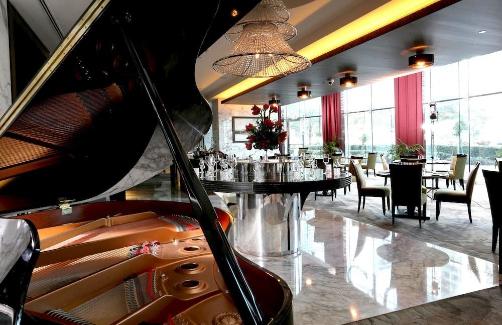 voco Bonnington Dubai by IHG photo 2