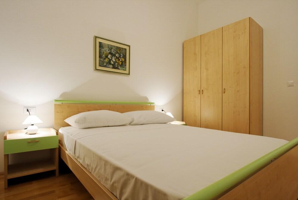 PHARIA APARTHOTEL photo 2