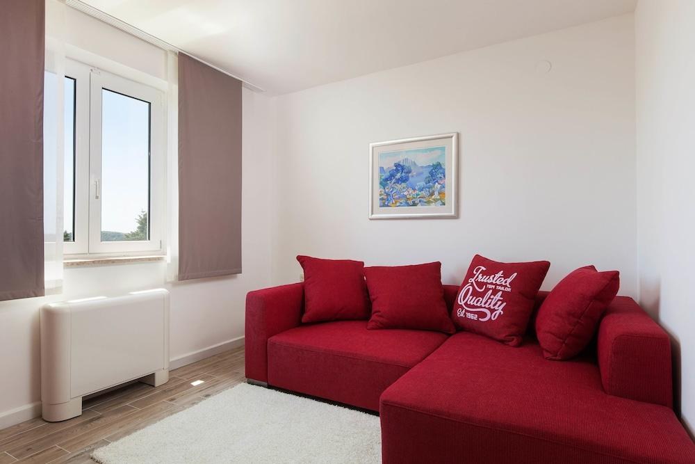 PHARIA APARTHOTEL photo 3