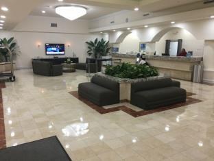 CRYSTAL BEACH SUITES OCEANFRONT HOTEL photo 2
