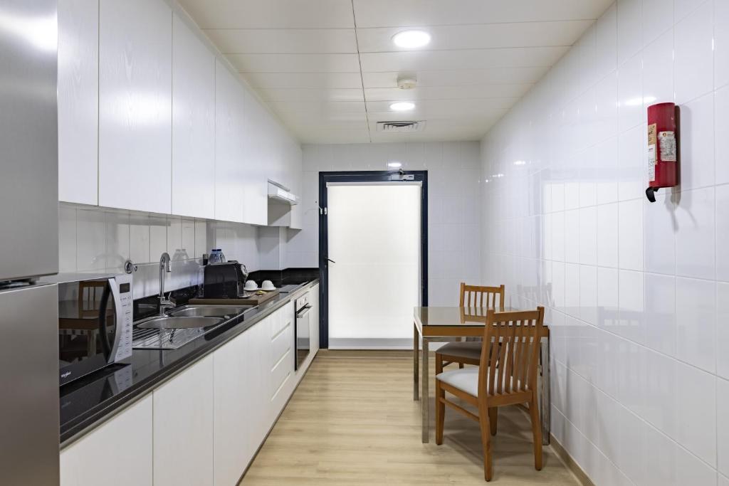 GOLDEN SANDS HOTEL APARTMENTS photo 3