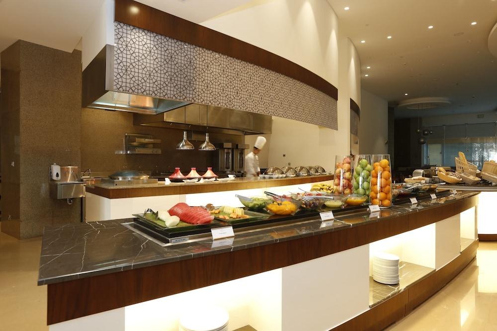 Radisson Blu Hotel and Convention Centre, Riyadh Minhal, Riyadh photo 3