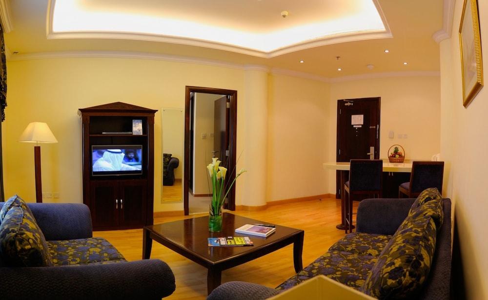 Sharjah Premiere Hotel & Resort photo 2