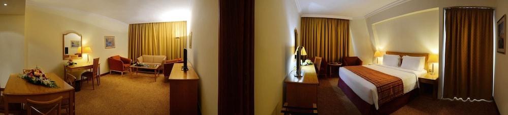 SWISS-BELHOTEL SHARJAH photo 2