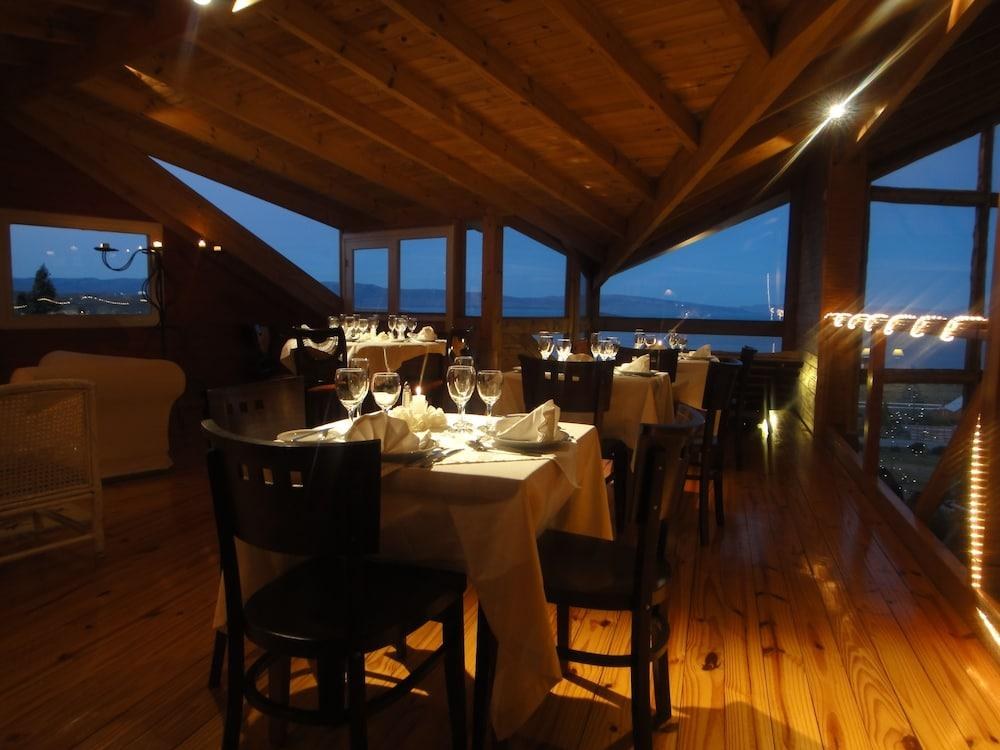 Blanca Patagonia Boutique Inn And Cabins photo 2