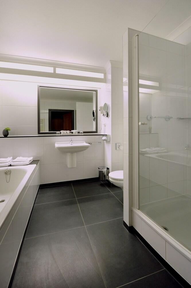 Van der Valk Hotel Berliner Ring photo 2
