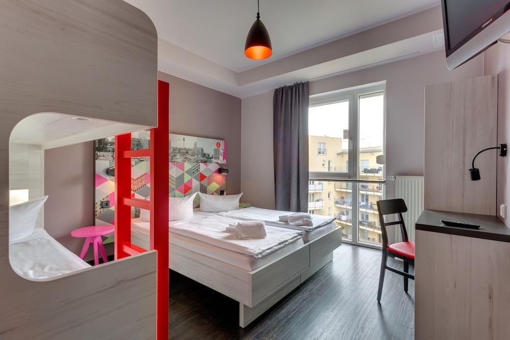 Meininger Hotel Berlin Prenzlauer Berg photo 3