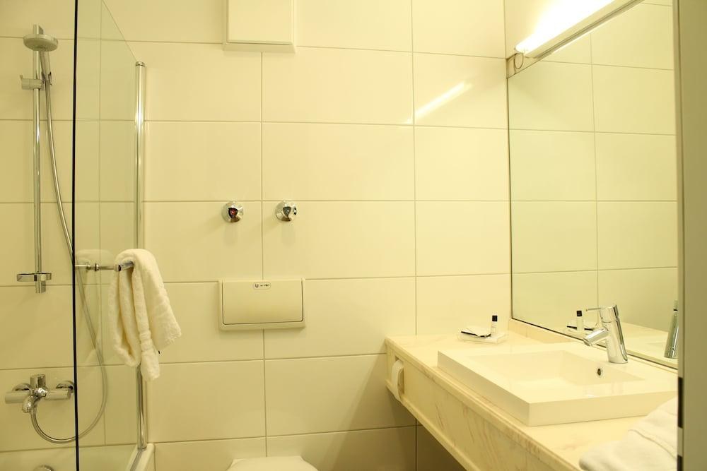 relexa Hotel Airport Dusseldorf Ratingen photo 2