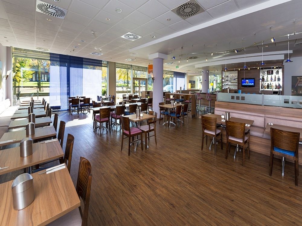 Premier Inn Premier Inn Essen City Limbecker Platz photo 4