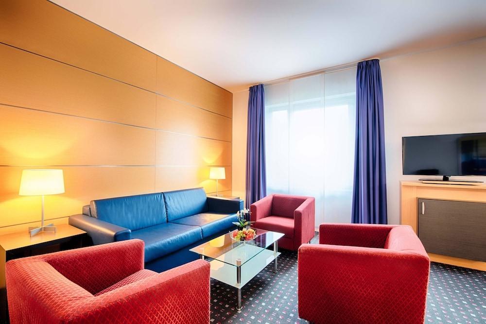 Ramada by Wyndham Essen Hotel photo 2