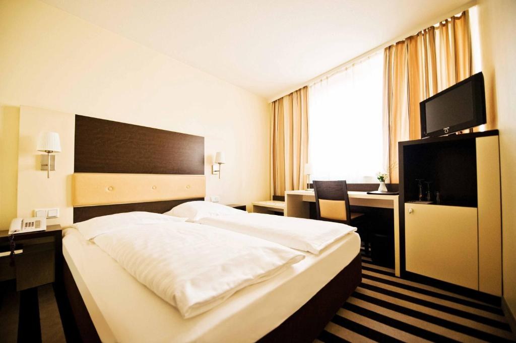 BRISTOL HOTEL FRANKFURT photo 1