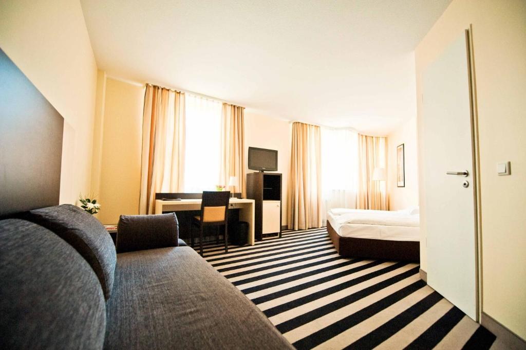 BRISTOL HOTEL FRANKFURT photo 4