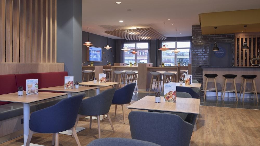 Holiday Inn Express Frankfurt - Messe photo 3
