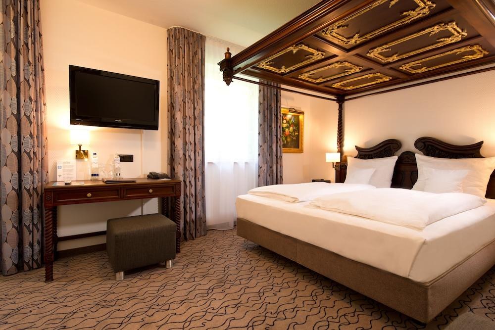 Kings Hotel Center photo 2