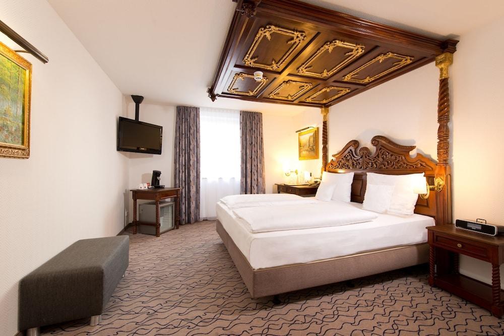 Kings Hotel Center photo 3