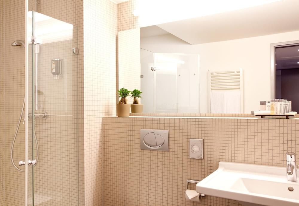 Vienna House Easy by Wyndham Stuttgart photo 3