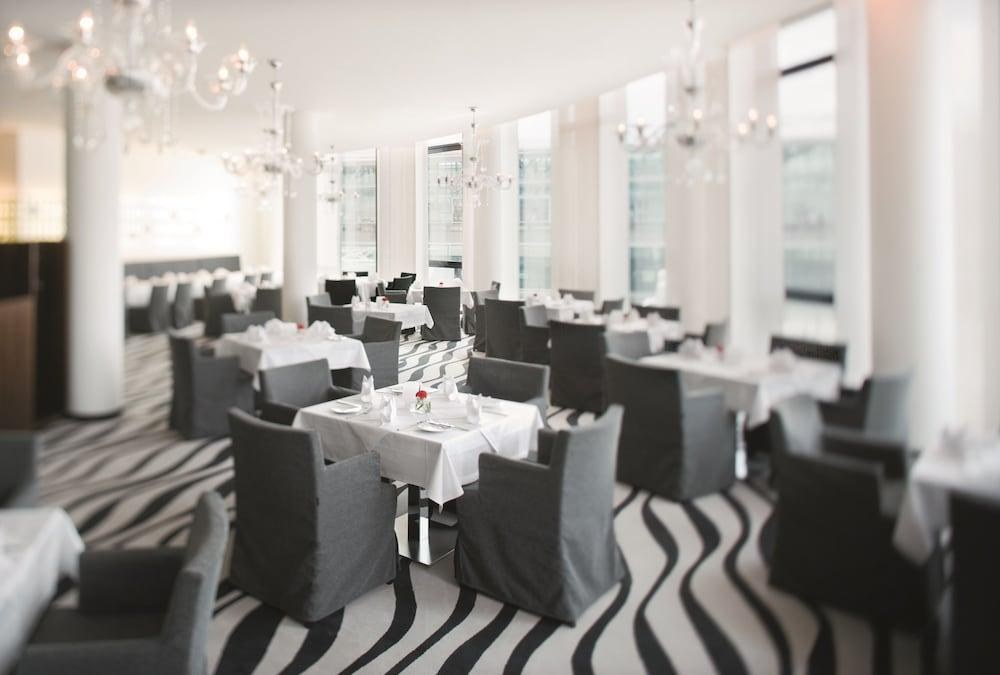MOVENPICK HOTEL STUTTGART AIRPORT & MESSE photo 4
